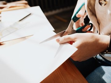 涉外商務(wù)團(tuán)隊(duì)：助您順利通過境外投資備案