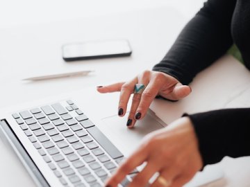 點擊咨詢，高效通道助您快速拿證